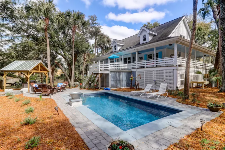 2 Forest Trail Ct, Isle Of Palms, SC 29451