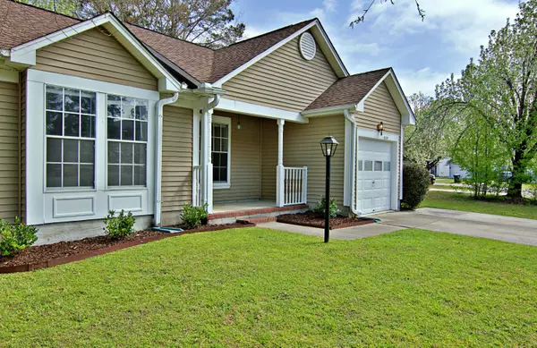 North Charleston, SC 29420,8376 Coventry Ct