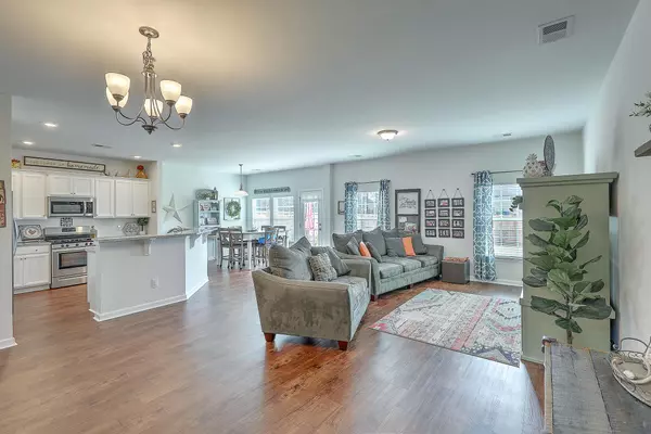 Summerville, SC 29486,821 Redbud Ln