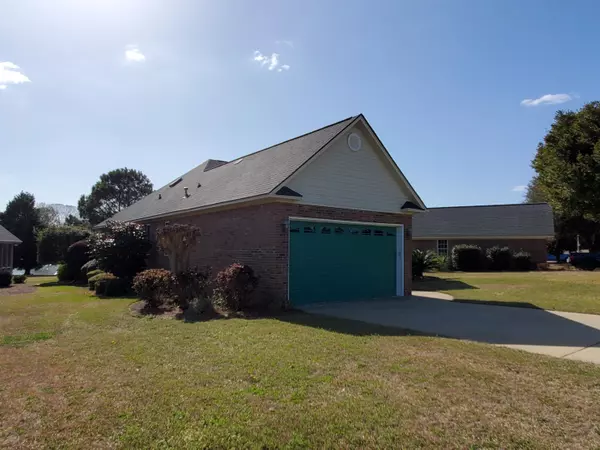 Manning, SC 29102,23 N Lake Circle Cir