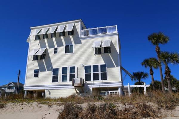 304 Palmetto Blvd, Edisto Island, SC 29438