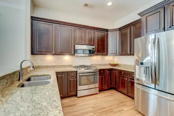 Charleston, SC 29412,841 Hale St