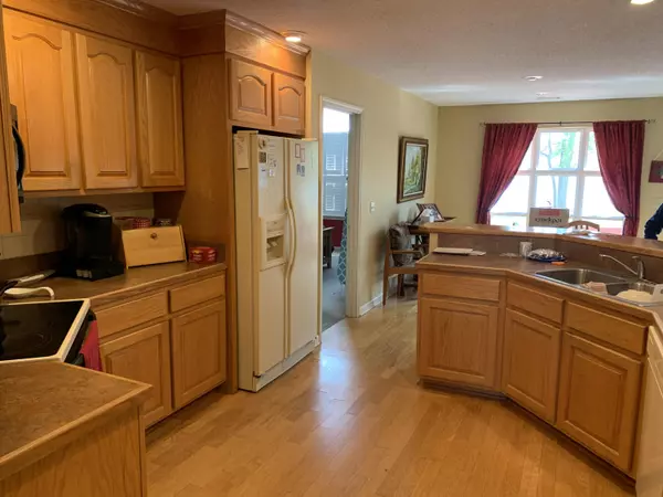 Manning, SC 29102,219 Ridge Lake Dr