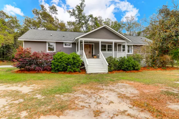 Wadmalaw Island, SC 29487,6717 Bears Bluff Rd