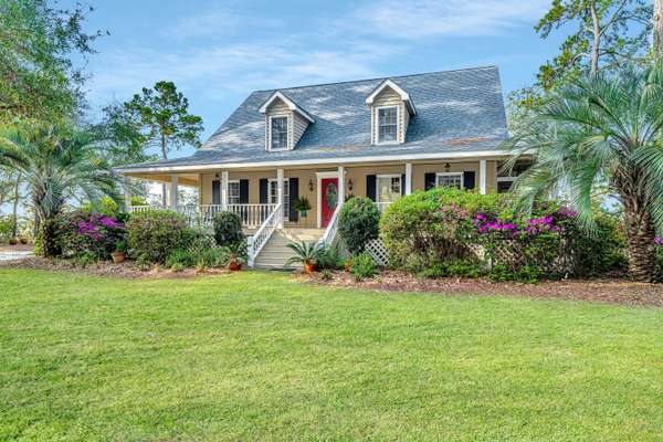 8727 Middleton Point Ln, Edisto Island, SC 29438