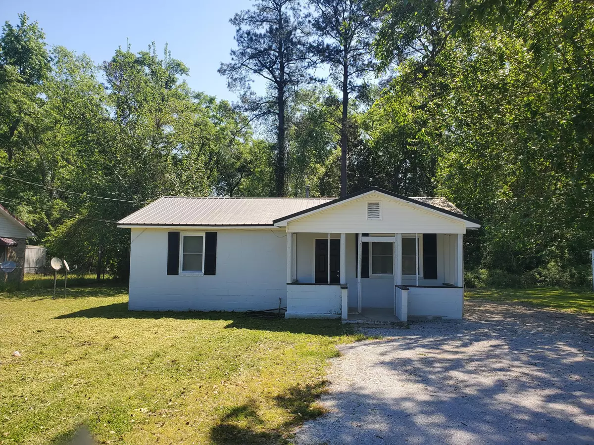 Walterboro, SC 29488,435 Rivers St