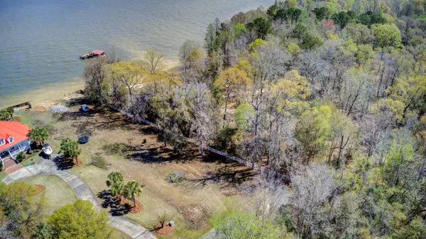 Eutawville, SC 29048,150 Big Dog Ln