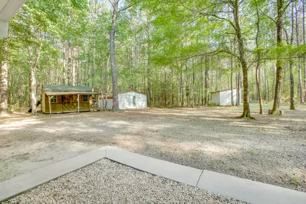 Bonneau, SC 29431,286 Pork Chop Ln