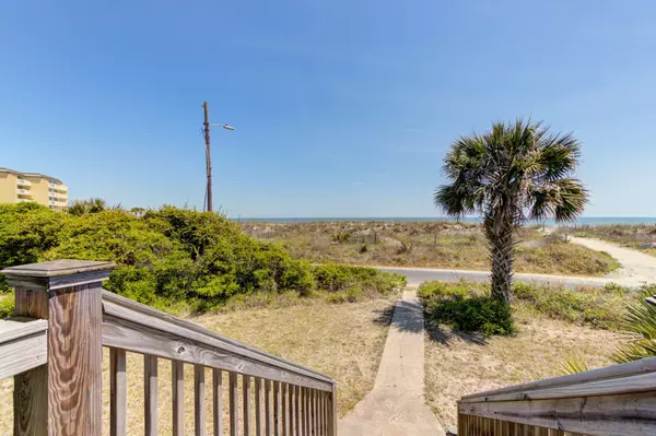 Folly Beach, SC 29439,220 W Arctic Ave