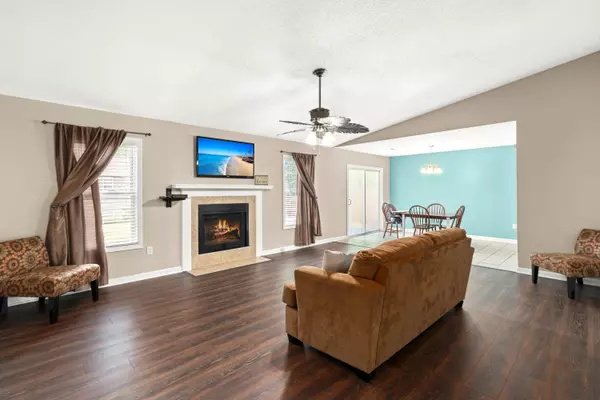 North Charleston, SC 29420,8072 New England Dr