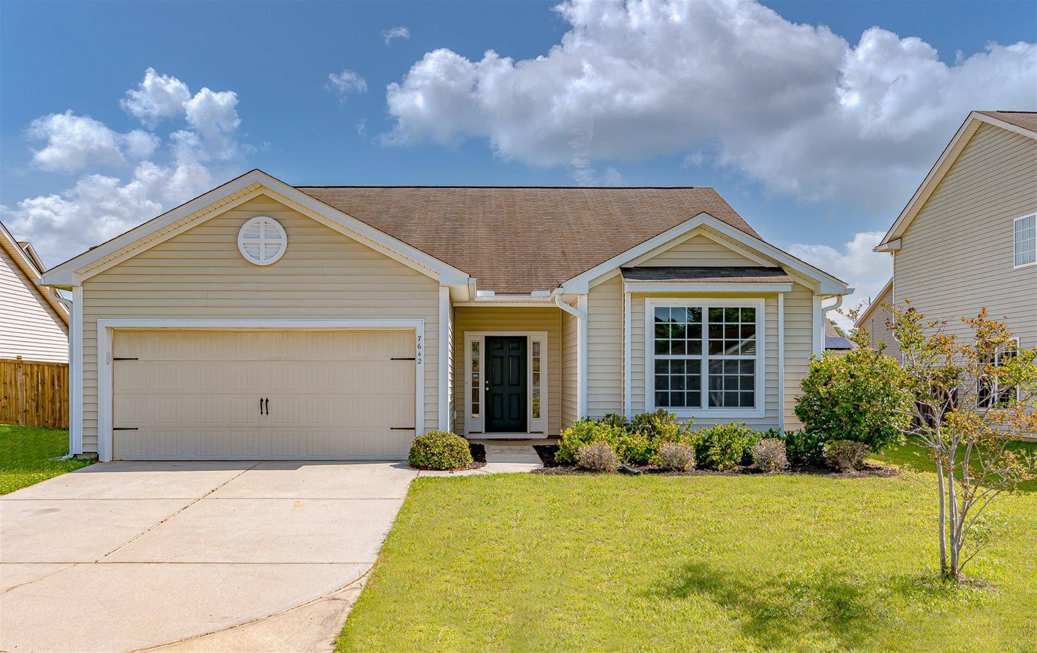 7642 Kinston St, North Charleston, SC 29418