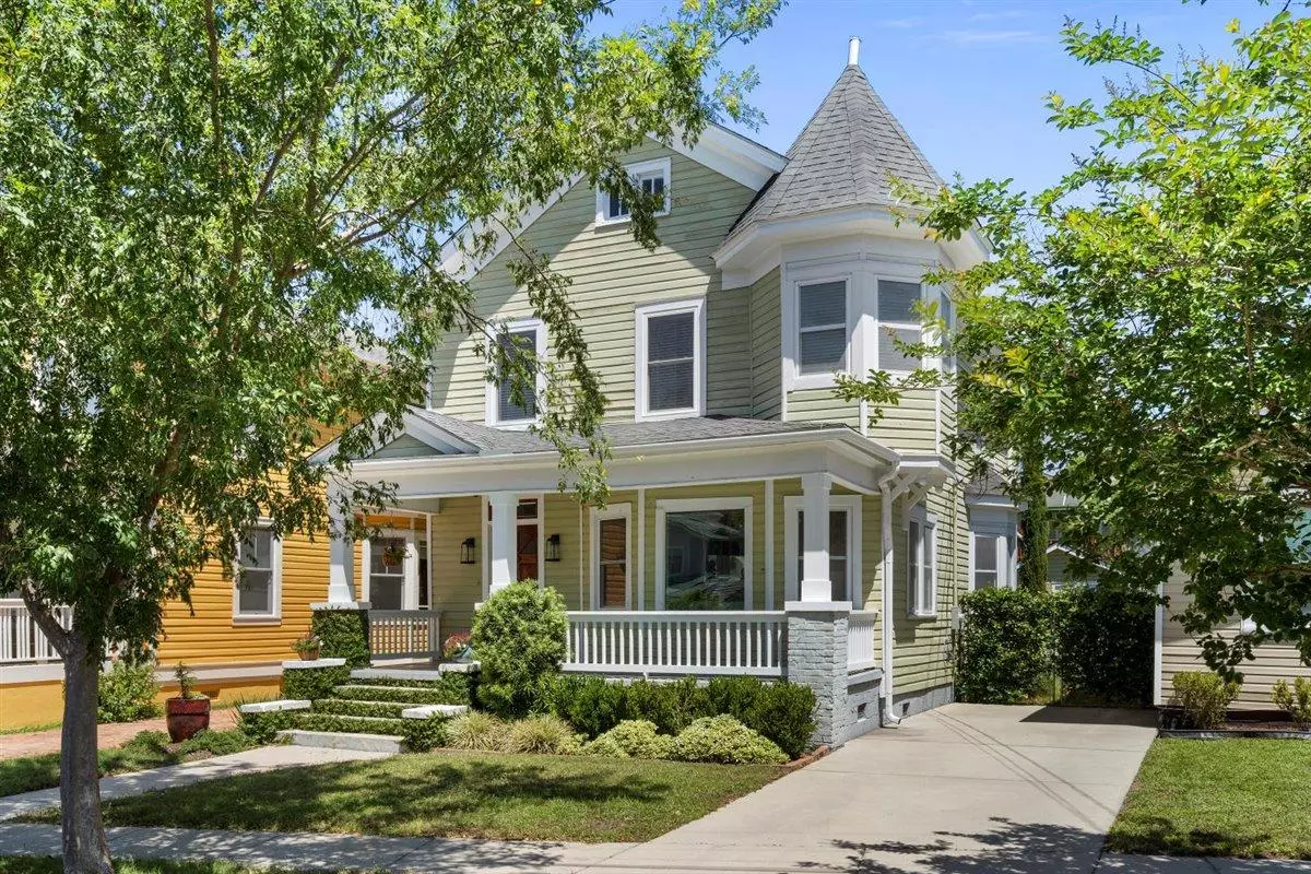 Charleston, SC 29403,28 Maple St