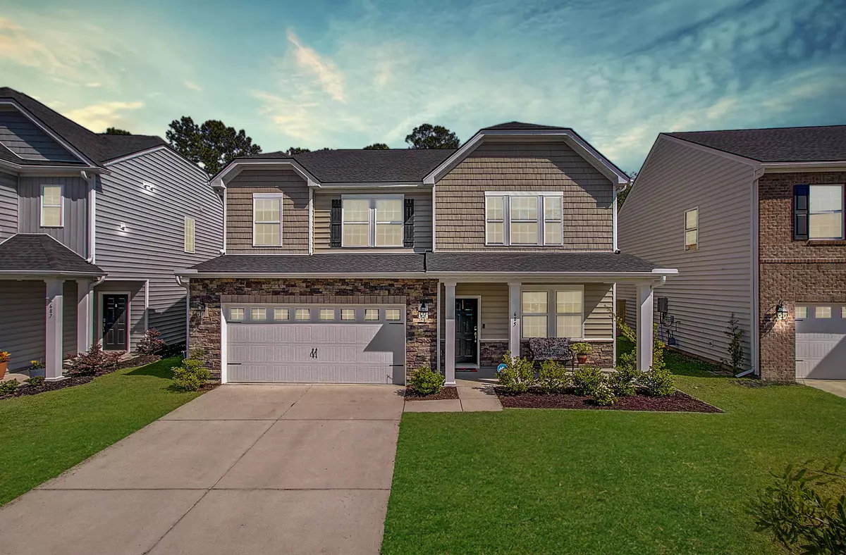 Summerville, SC 29486,685 Redbud Ln