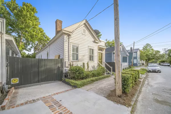 Charleston, SC 29403,11 Maverick St