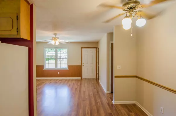 Summerville, SC 29483,104 Stephen Ct