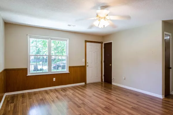 Summerville, SC 29483,104 Stephen Ct