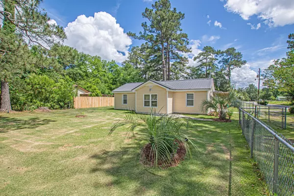 Holly Hill, SC 29059,696 Peake St