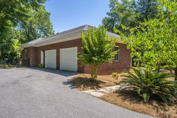 Mount Pleasant, SC 29464,214 6th Ave