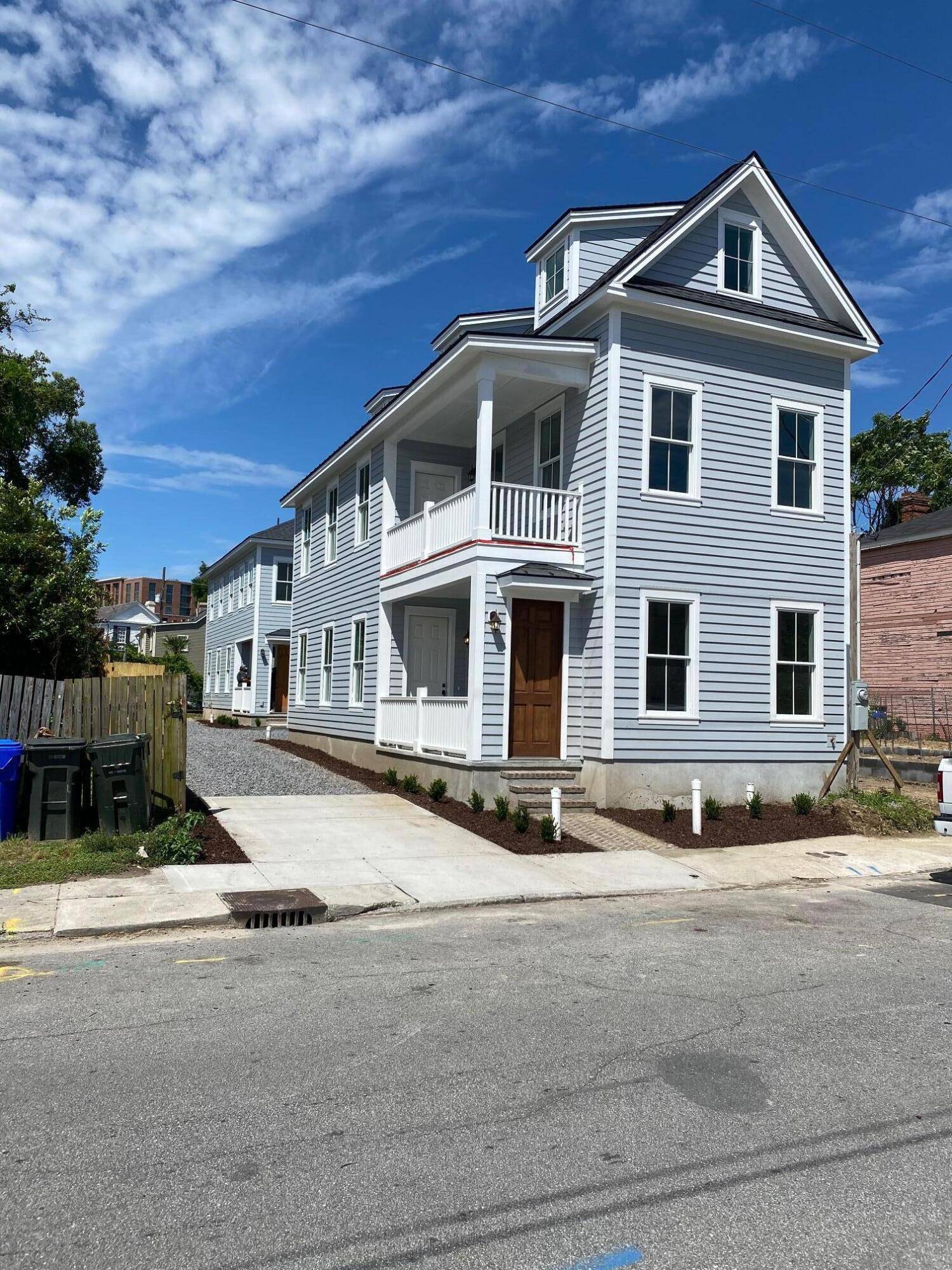 Charleston, SC 29403,9 A&B Hanover St #2