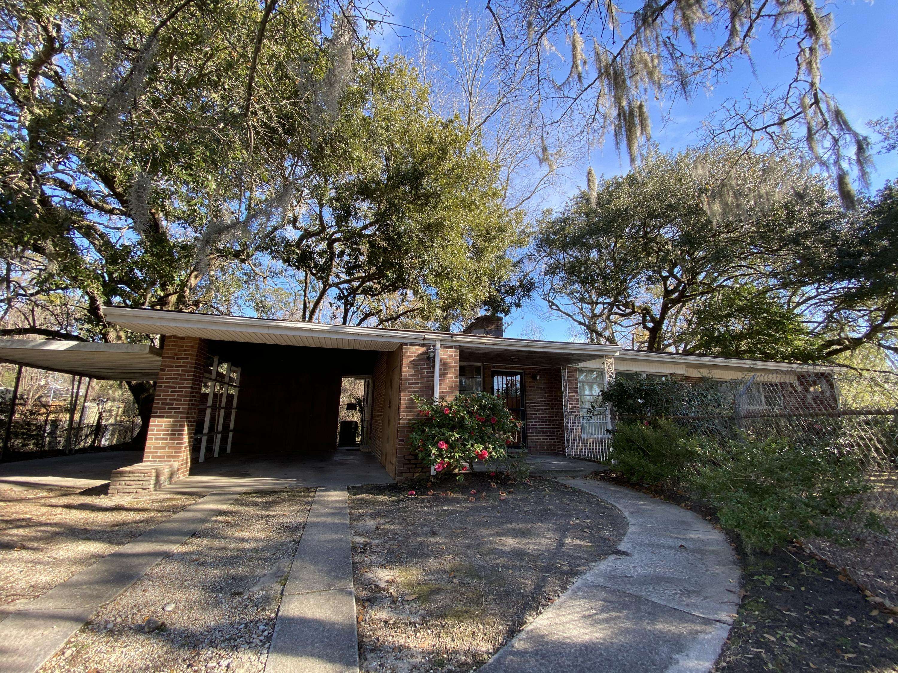 1136 Old Towne Rd, Charleston, SC 29407