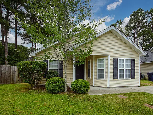 225 Bainsbury Ln, Summerville, SC 29483