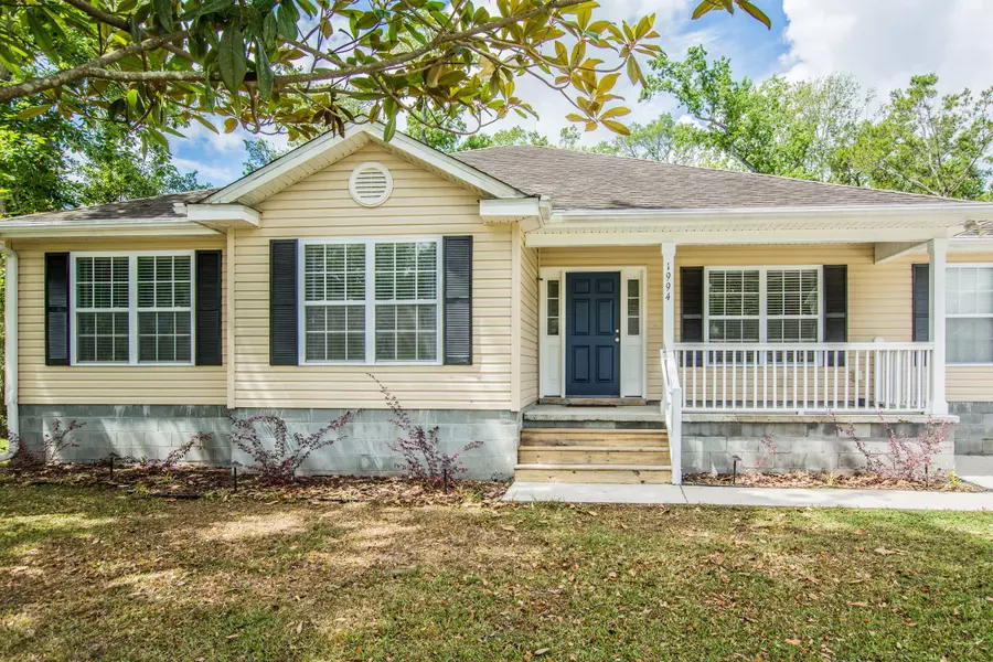 1994 Kay St, Johns Island, SC 29455