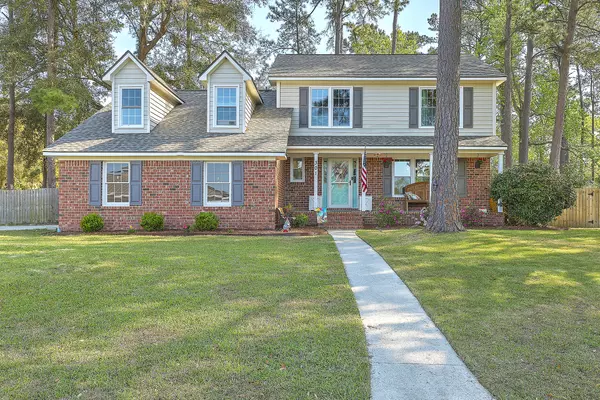 301 Fairington Dr, Summerville, SC 29485