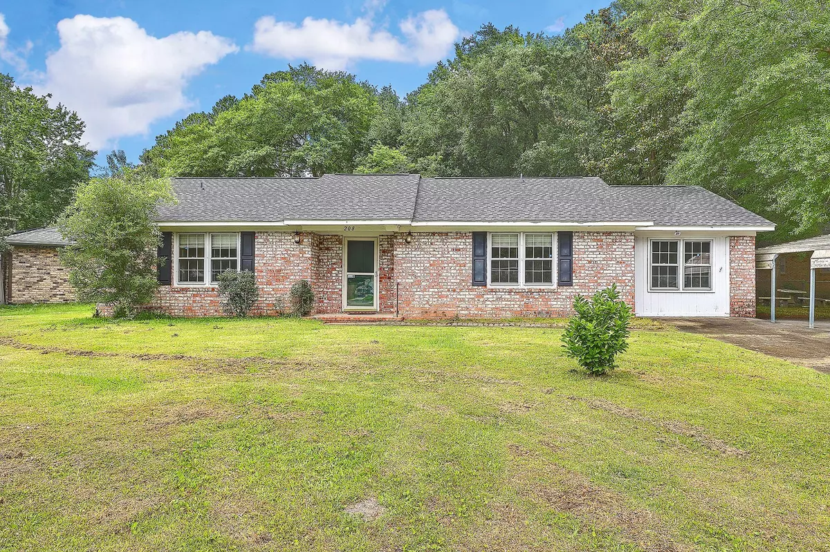 Summerville, SC 29483,208 James St