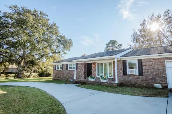 1093 Harbor View Rd, Charleston, SC 29412