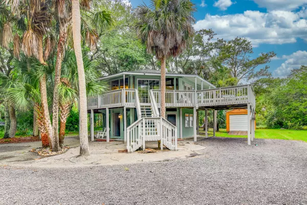 613 Pompano St, Edisto Island, SC 29438