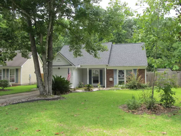 104 Ceinwein Ct, Goose Creek, SC 29445