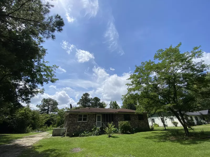 387 Maple Hill Rd, Harleyville, SC 29448