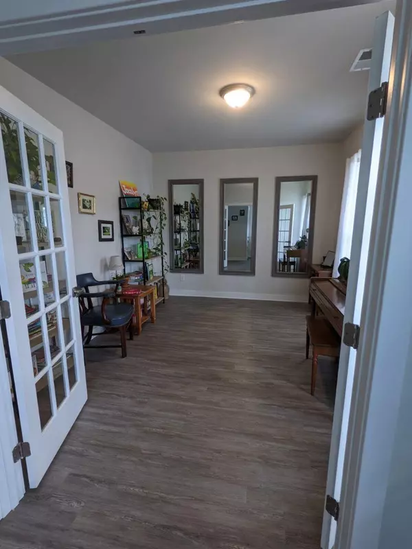 Summerville, SC 29483,211 Lynx Ln