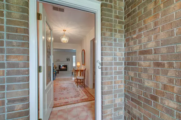 Mount Pleasant, SC 29466,1815 Omni Blvd