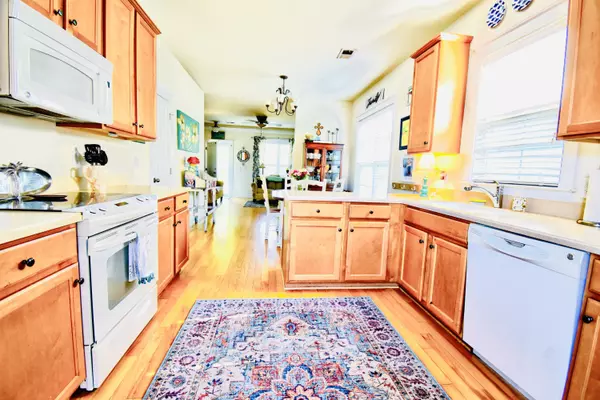 Summerville, SC 29483,303 Crossandra Ave