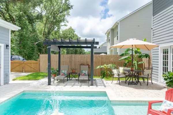 1666 Emmets Rd, Johns Island, SC 29455