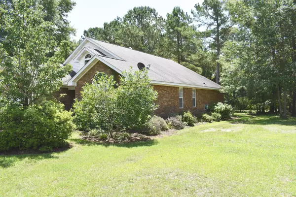 Manning, SC 29102,840 Bentwood Cir