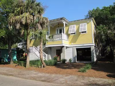 Folly Beach, SC 29439,114 W Cooper Ave