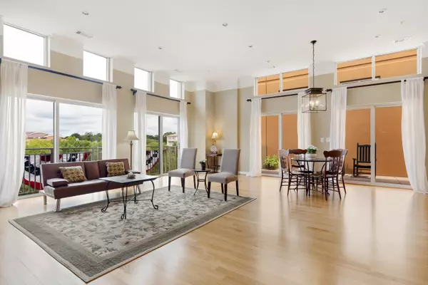 225 Seven Farms Dr #306, Charleston, SC 29492