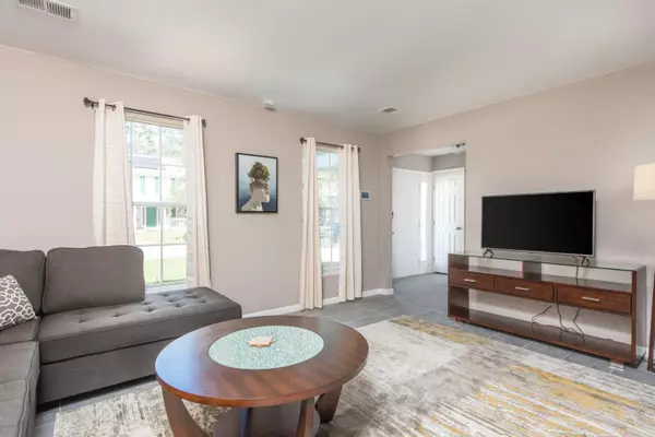 North Charleston, SC 29420,8351 Coventry Ct