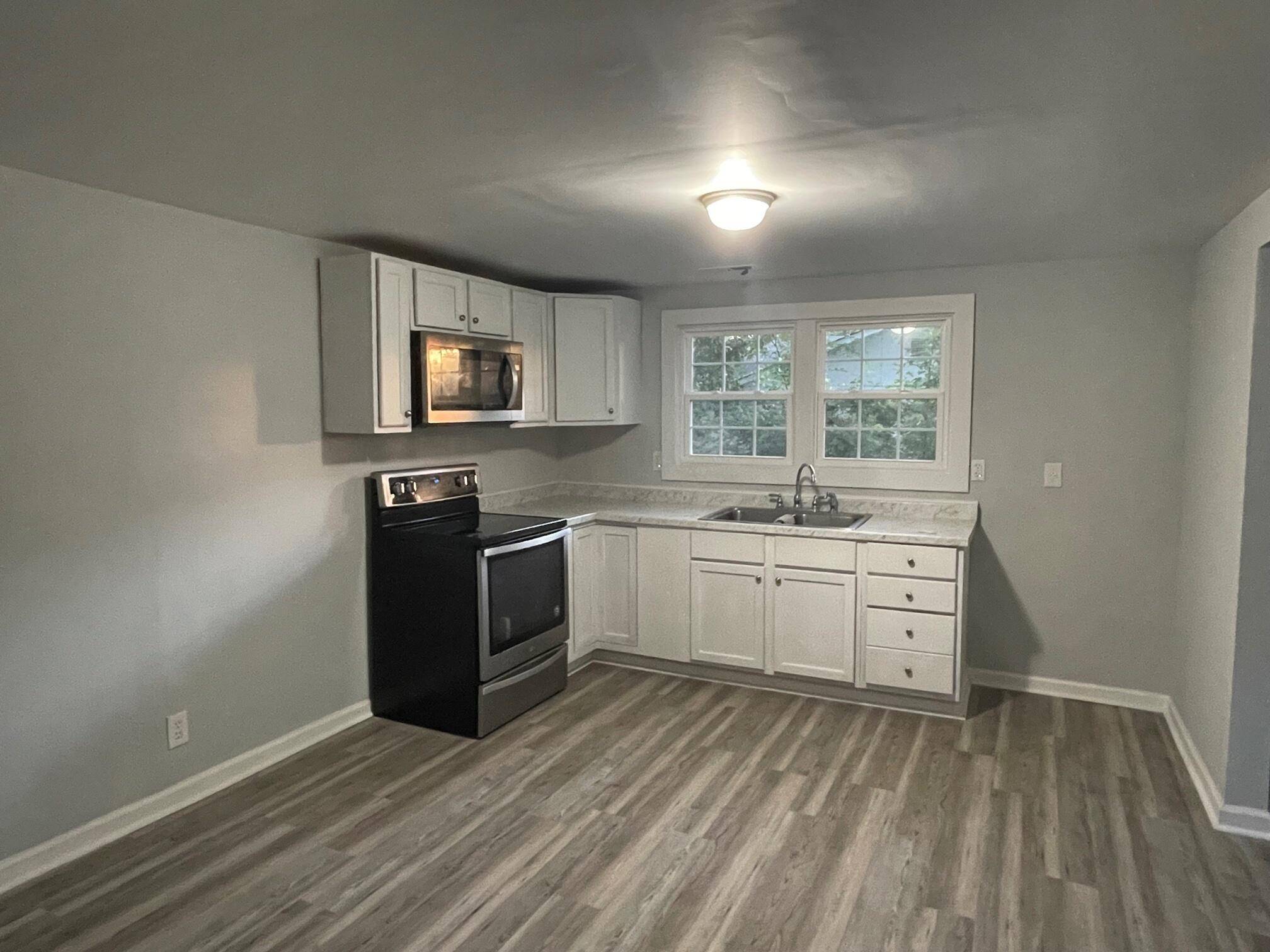 Elloree, SC 29047,750 Wolfe St