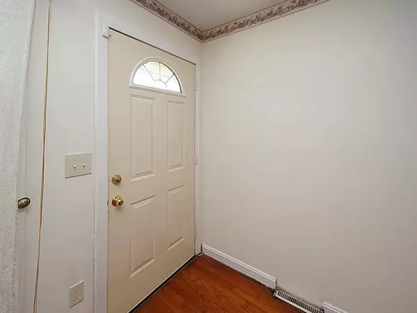 Hanahan, SC 29410,1271 Belvedere Dr