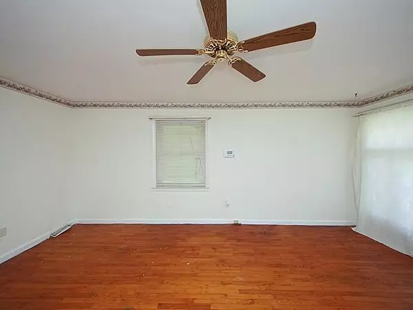 Hanahan, SC 29410,1271 Belvedere Dr