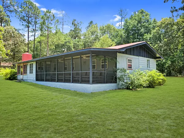 Eutawville, SC 29048,282 Belvedere Dr