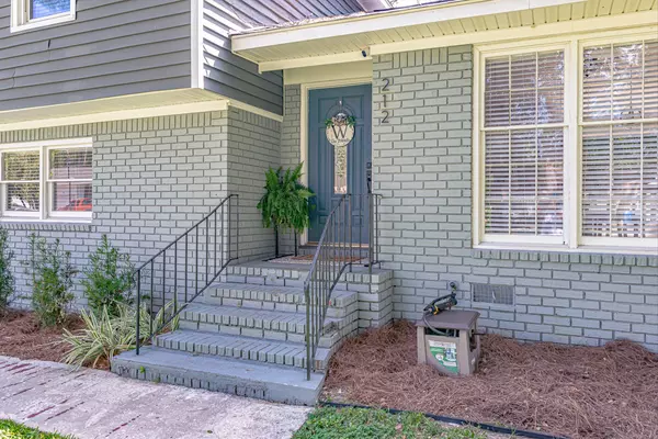 Summerville, SC 29483,212 Warington St