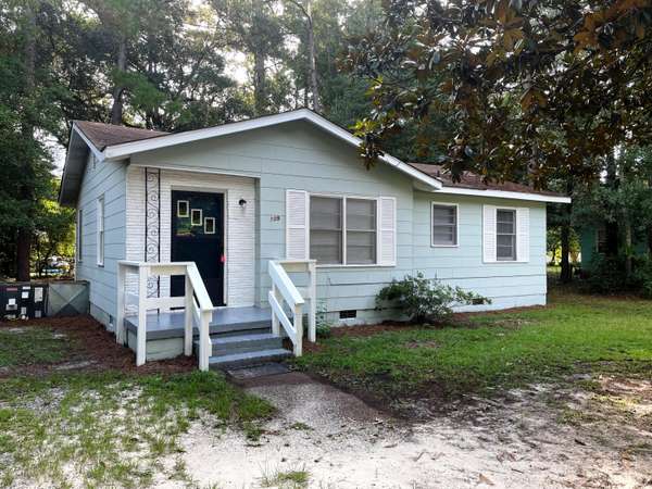 109 Bishop St, Walterboro, SC 29488