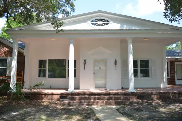 504 Thompson St, Walterboro, SC 29488