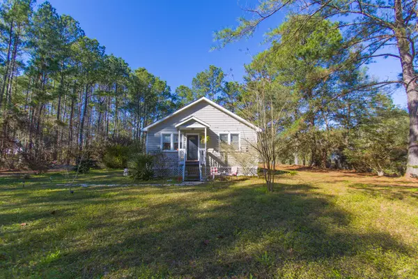 2036 Charity Church Rd, Huger, SC 29450