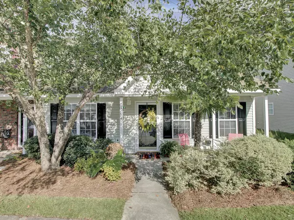304 Yellow Hawthorne Cir, Summerville, SC 29483