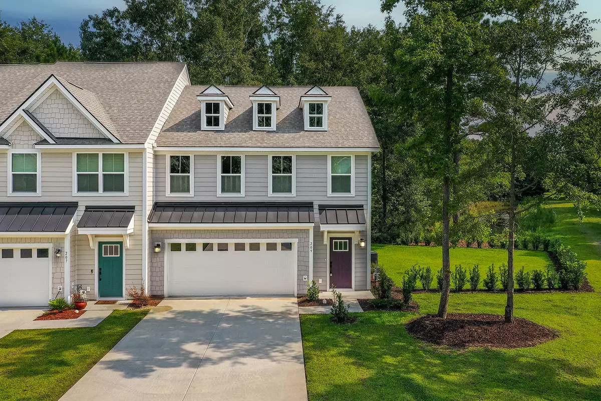 Summerville, SC 29485,209 Silver Palm Ln